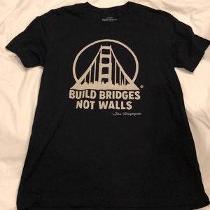Build Bridges not walls t-shirt black